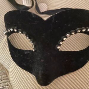 Black Velvet Masquerade Face Mask Rhinestones Ribbon NYE New Years Party NWT